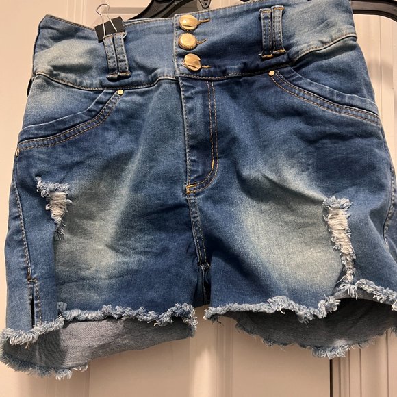 Pitbull size 7 distressed jean shorts - Picture 2 of 5
